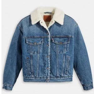 Levi’s 90s sherpa trucker jacket in medium indigo women XS